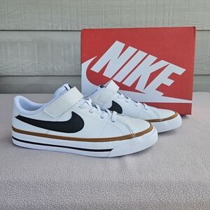 Nike Court Legacy Low Top Athletic Sneaker SZ 3Y Hook & Loop White DA5381-102
